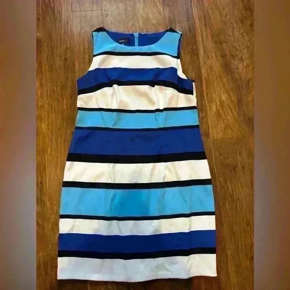 ALYX Women’s Blue Tones Striped Dress Size 18 Curvy Feminine Knee Length Comfy - Picture 1 of 7